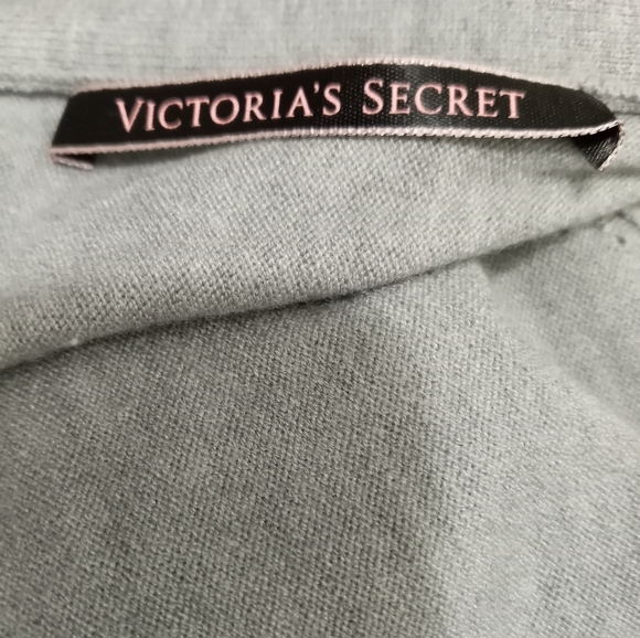 Victoria's Secret twist back sweater. EUC. Size xs. Grey. Rare find. - Picture 4 of 7